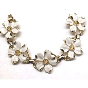 Vintage Signed Emmons Gold Tone White Enamel Flower Links Bracelet